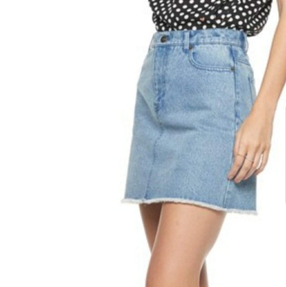 Frayed Hem Denim Skirt - Picture 2 of 3